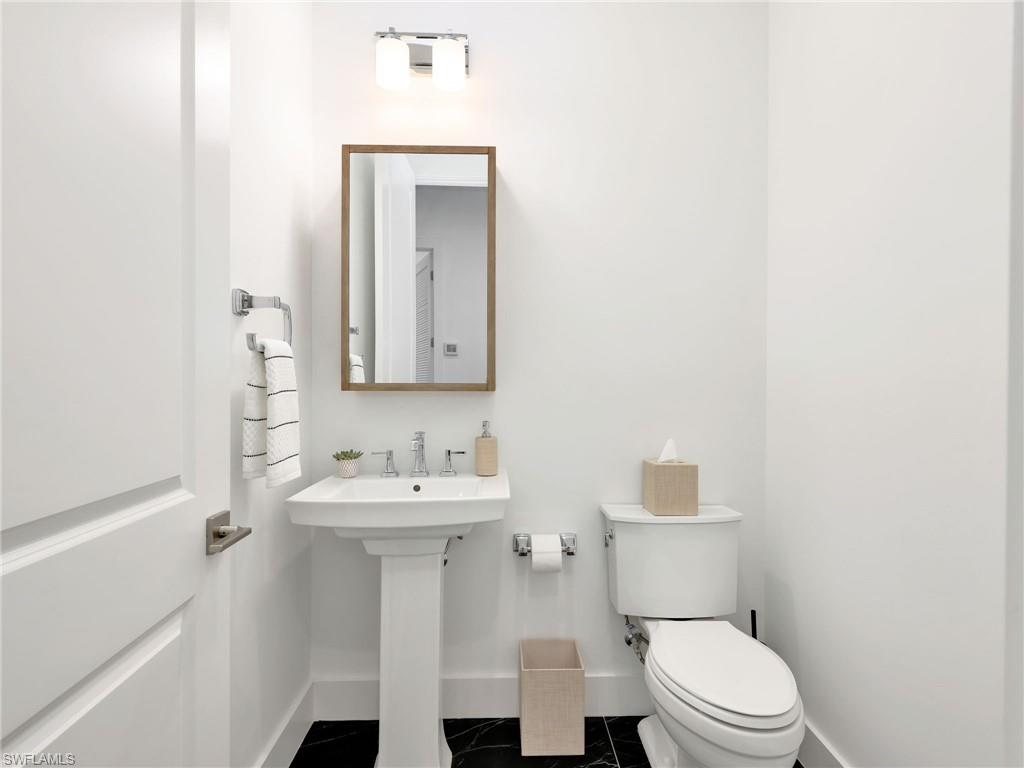 SEVEN SHORES - Residential