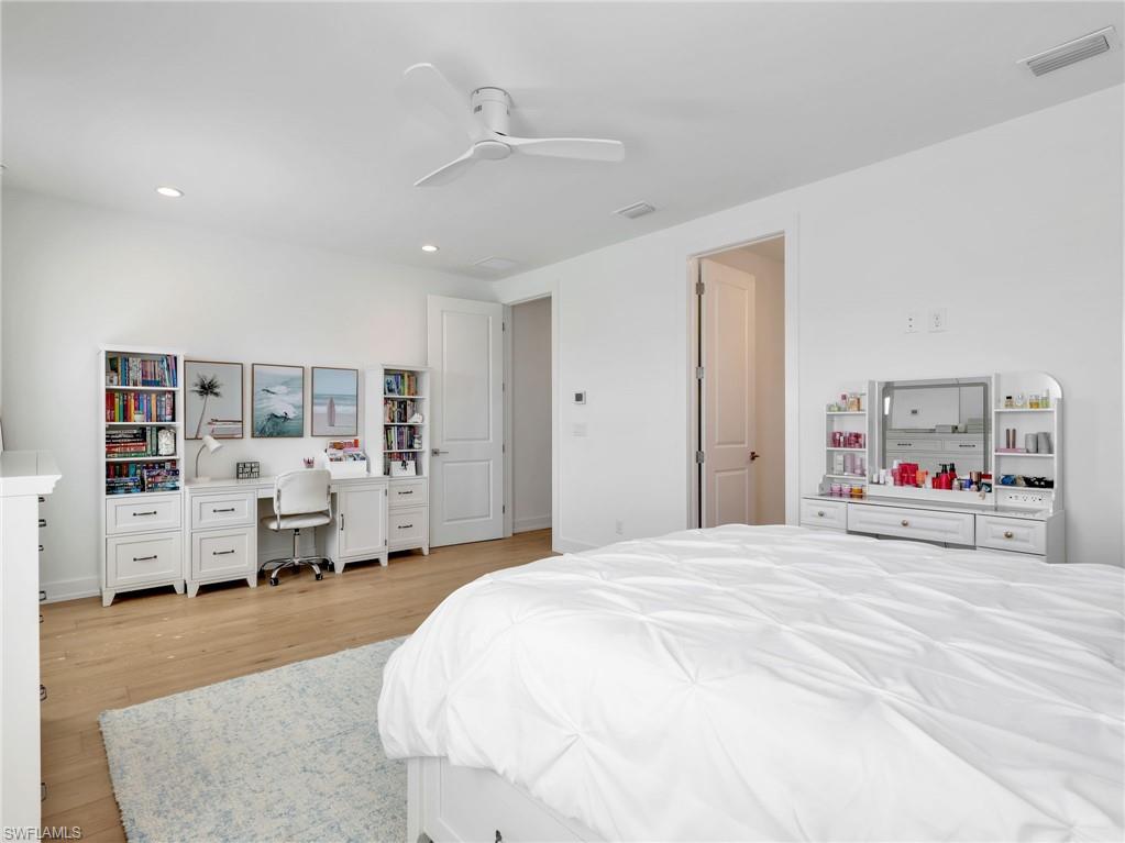SEVEN SHORES - Residential