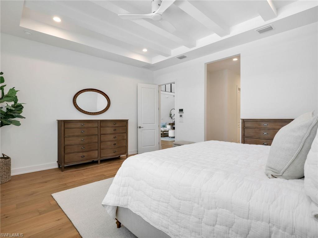 SEVEN SHORES - Residential