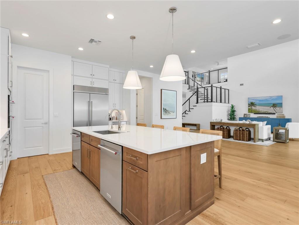 SEVEN SHORES - Residential