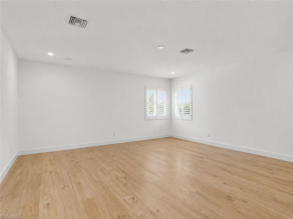 SEVEN SHORES - Residential