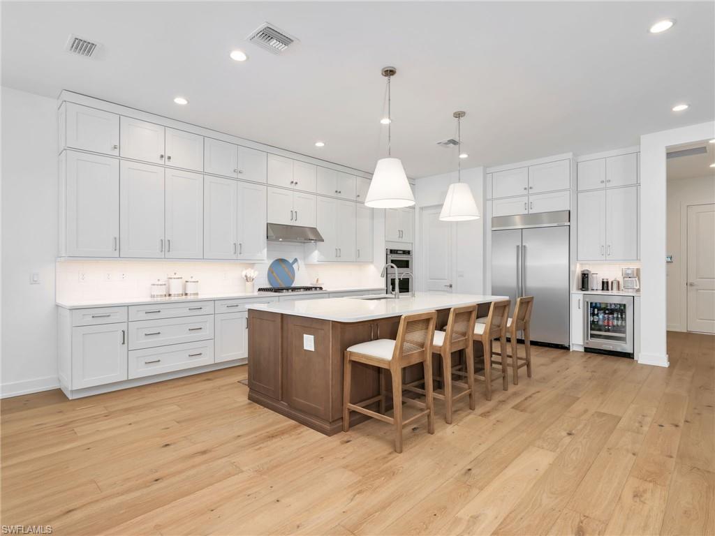 SEVEN SHORES - Residential