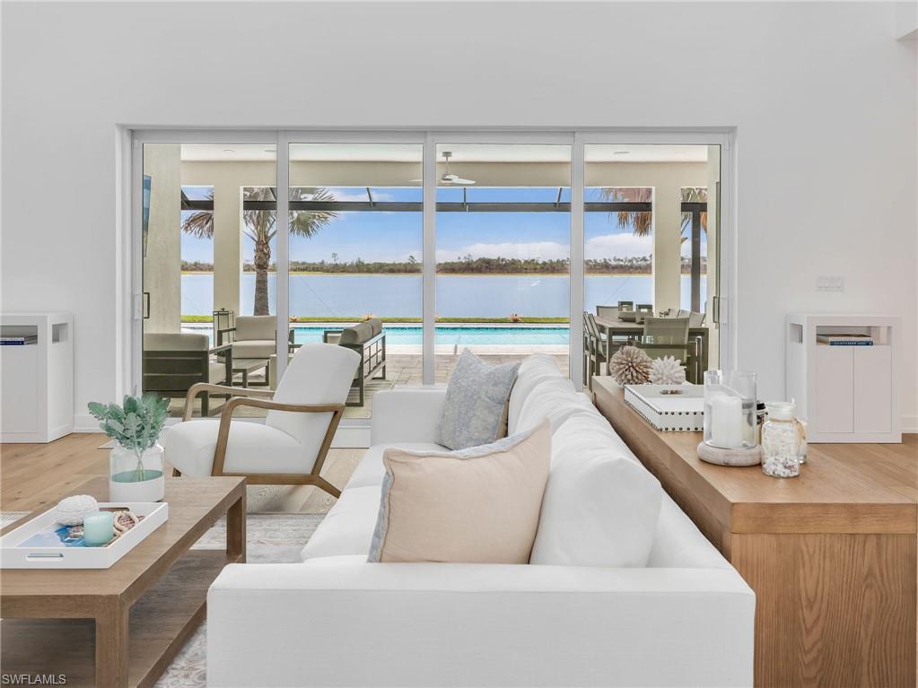 SEVEN SHORES - Residential
