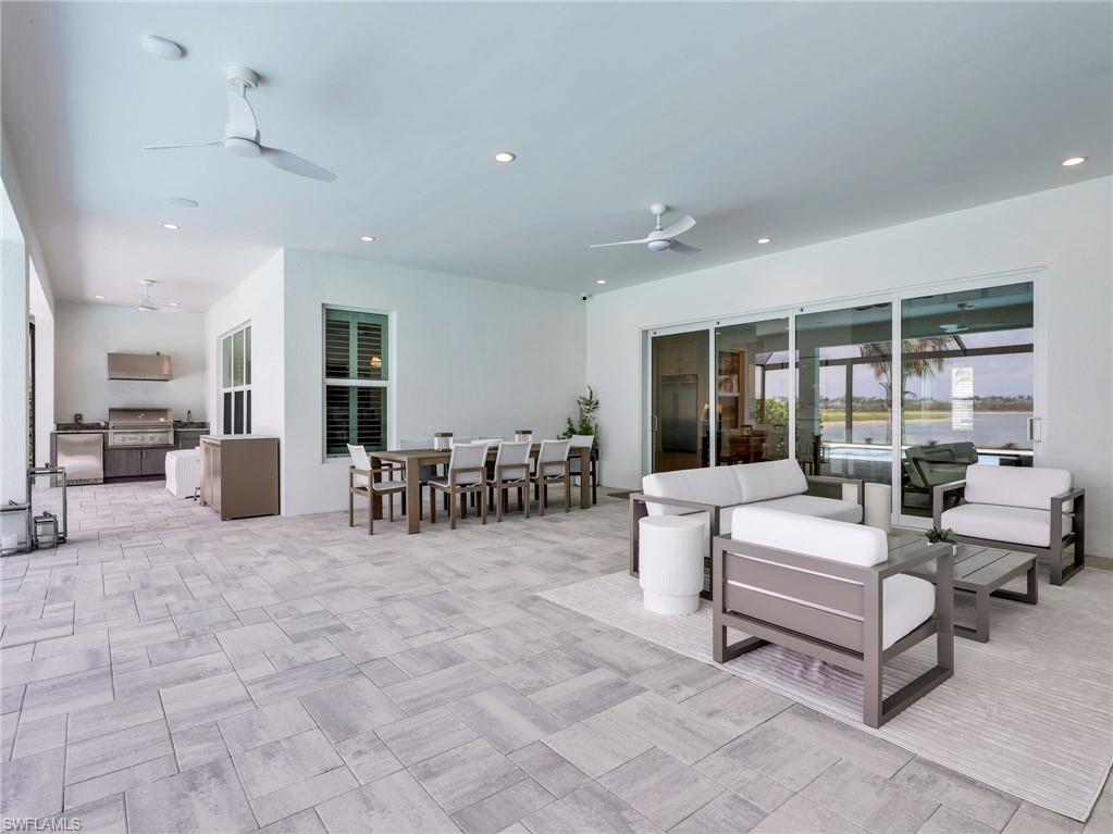 SEVEN SHORES - Residential