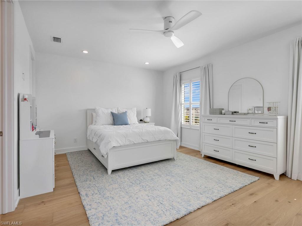 SEVEN SHORES - Residential