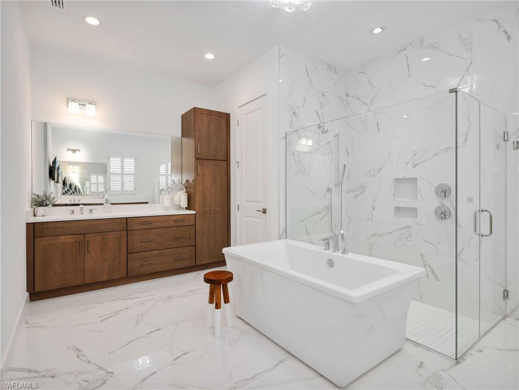 SEVEN SHORES - Residential