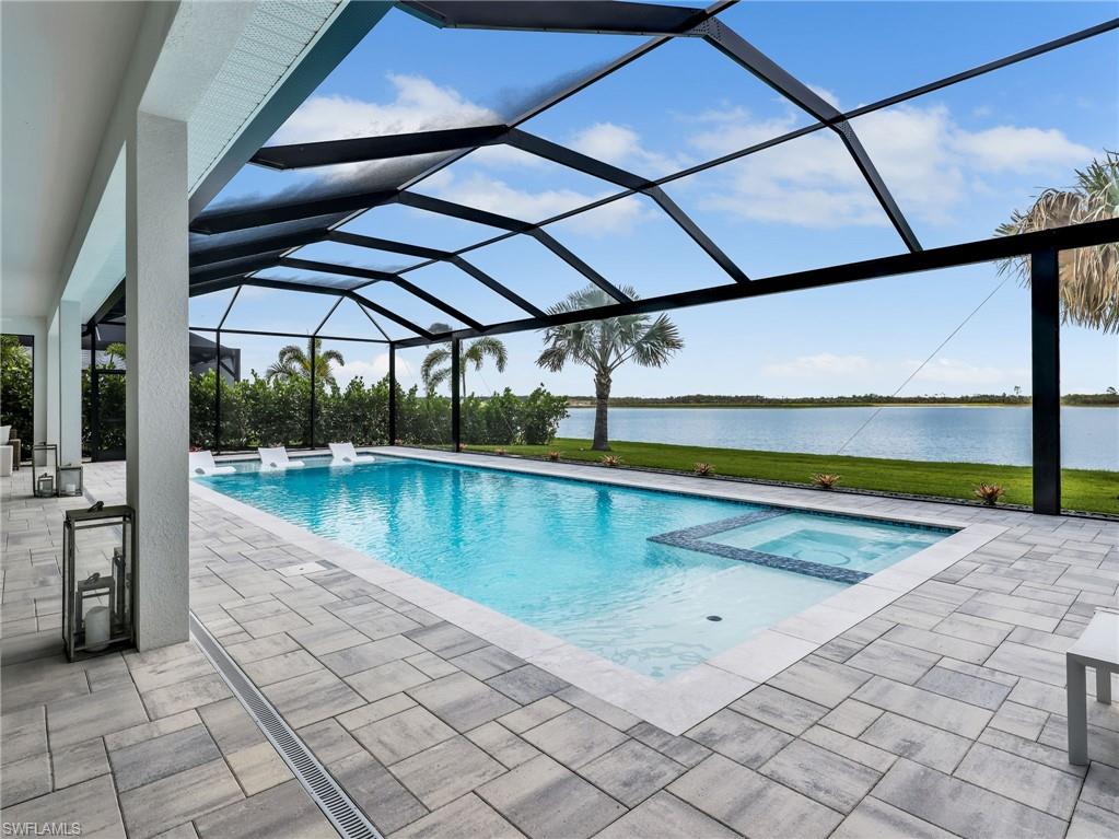 SEVEN SHORES - Residential