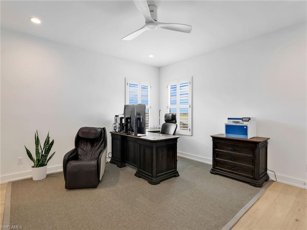 SEVEN SHORES - Residential