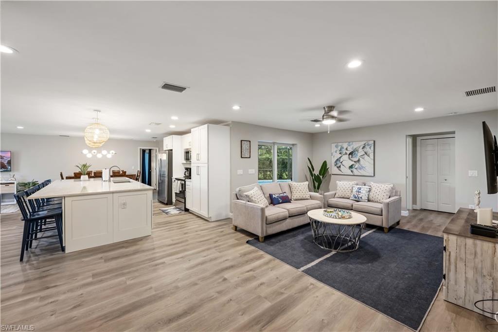 KINGS LAKE - Residential