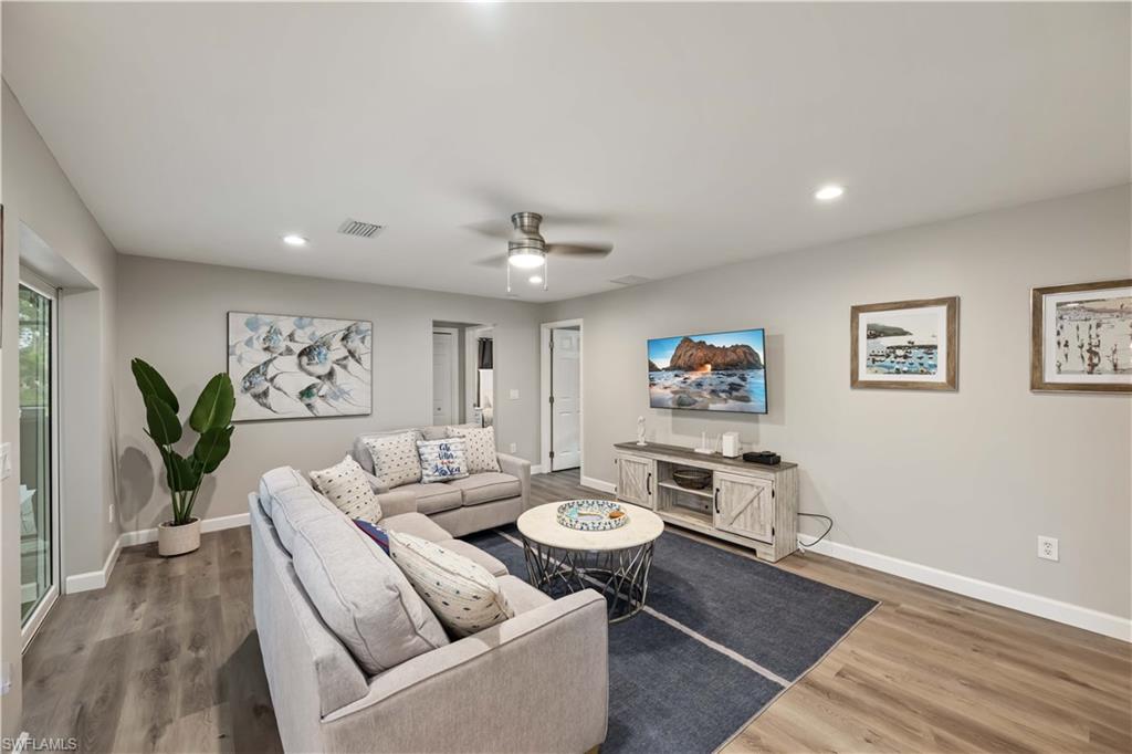 KINGS LAKE - Residential