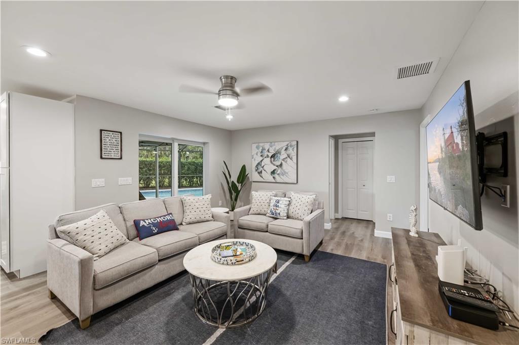 KINGS LAKE - Residential