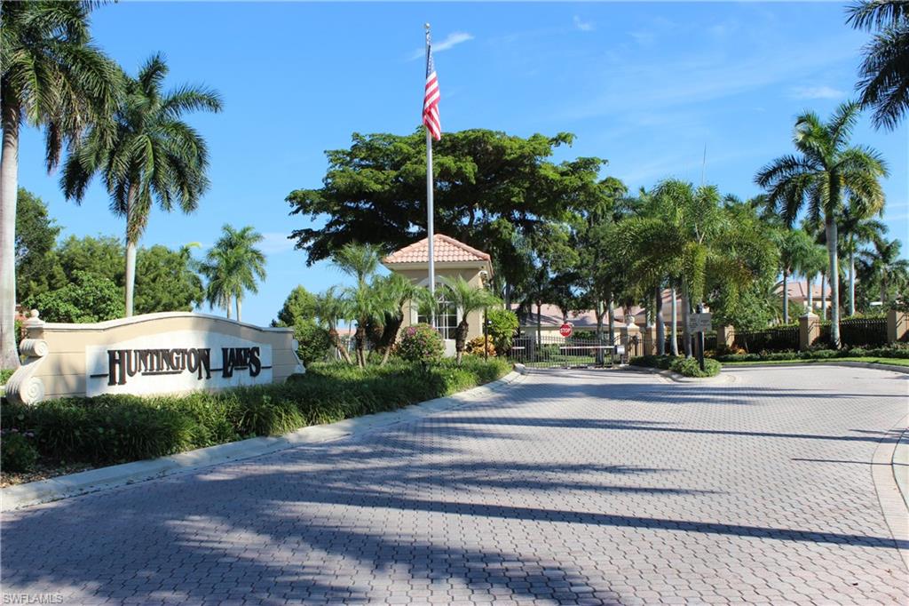 HUNTINGTON LAKES - Residential