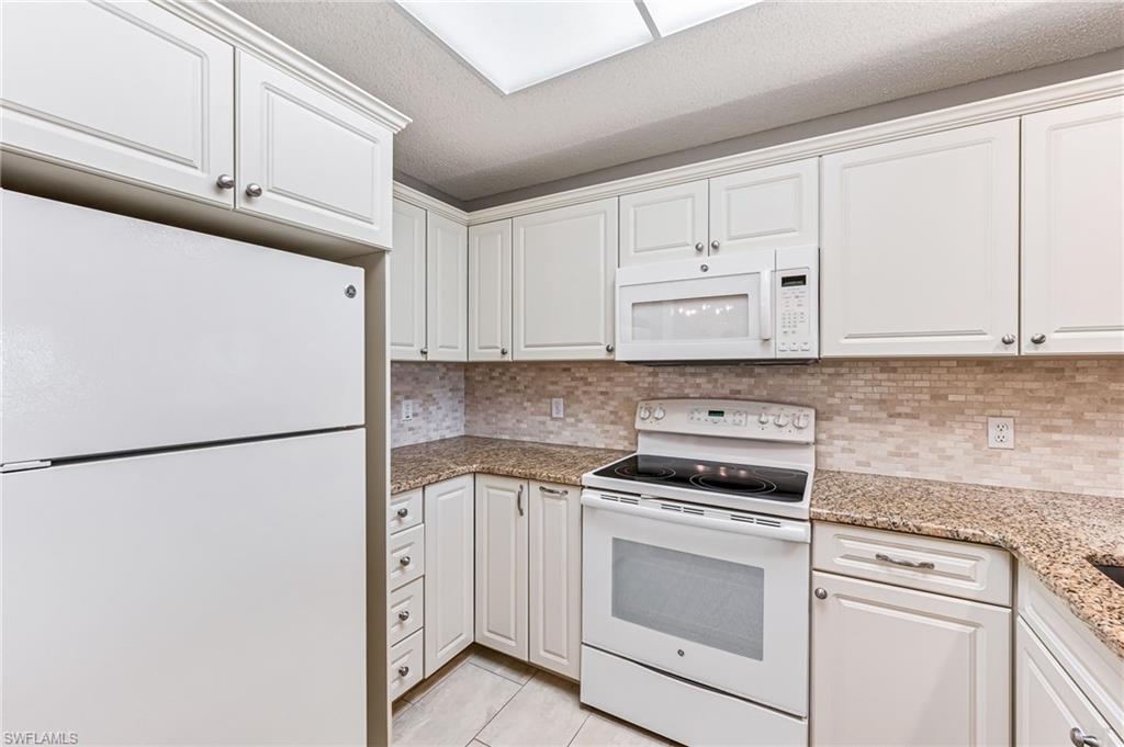 ARBOR TRACE - Residential Lease
