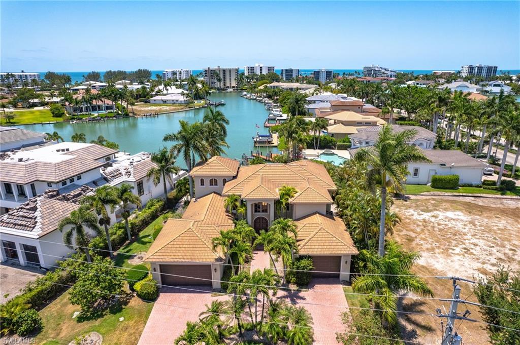 MOORINGS - Residential