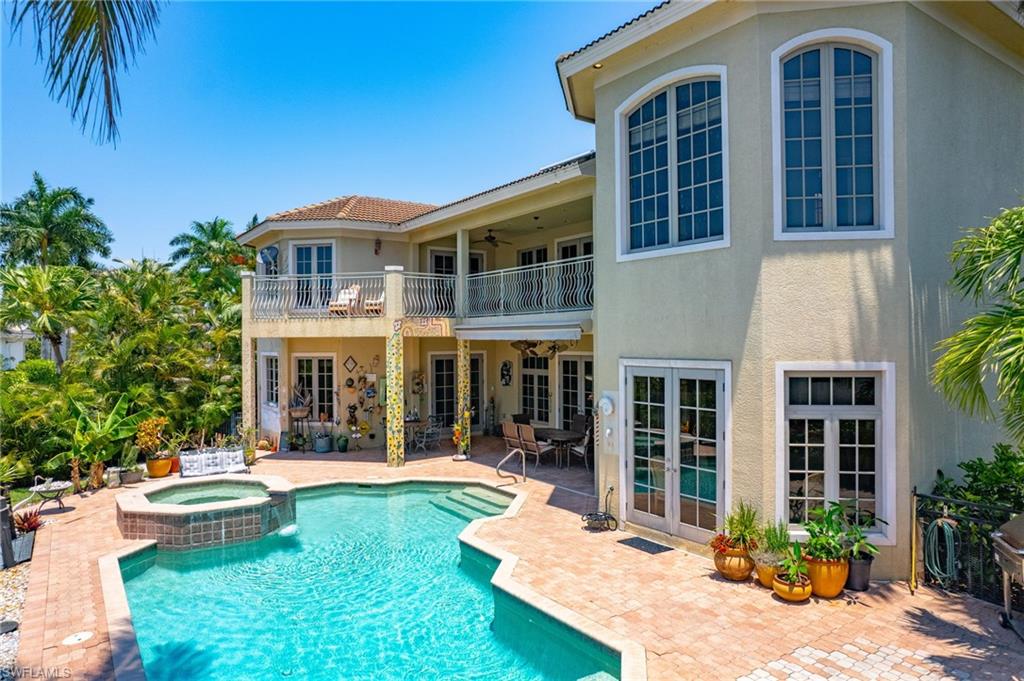 MOORINGS - Residential