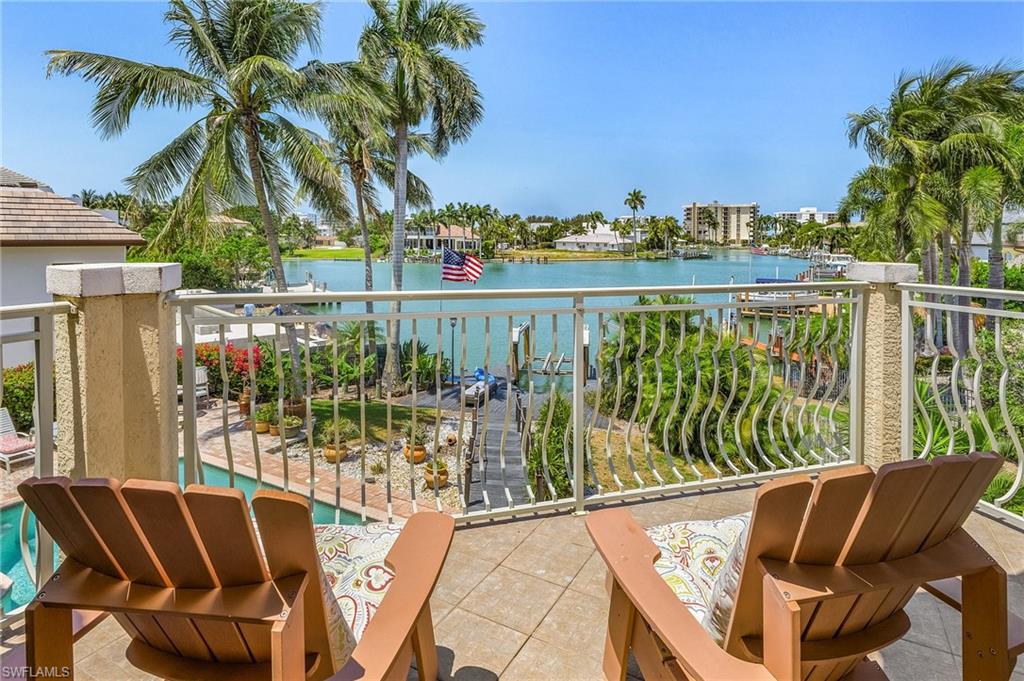MOORINGS - Residential