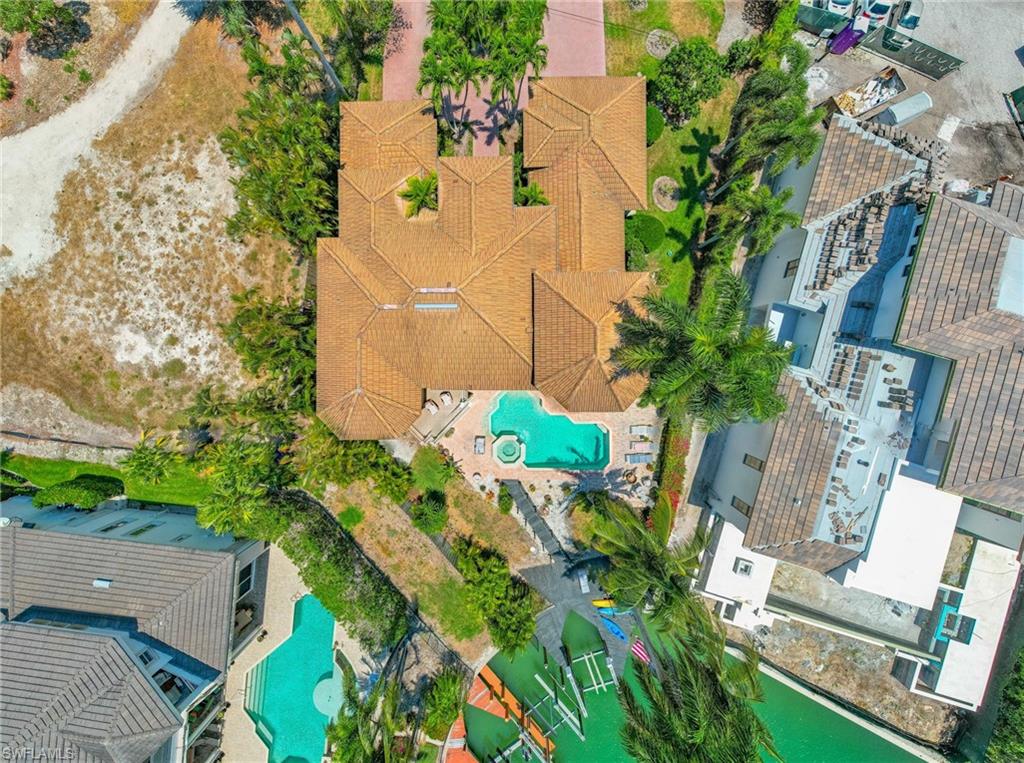 MOORINGS - Residential