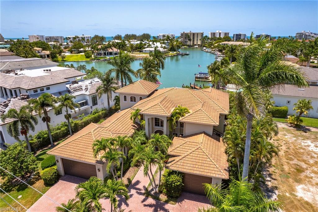 MOORINGS - Residential