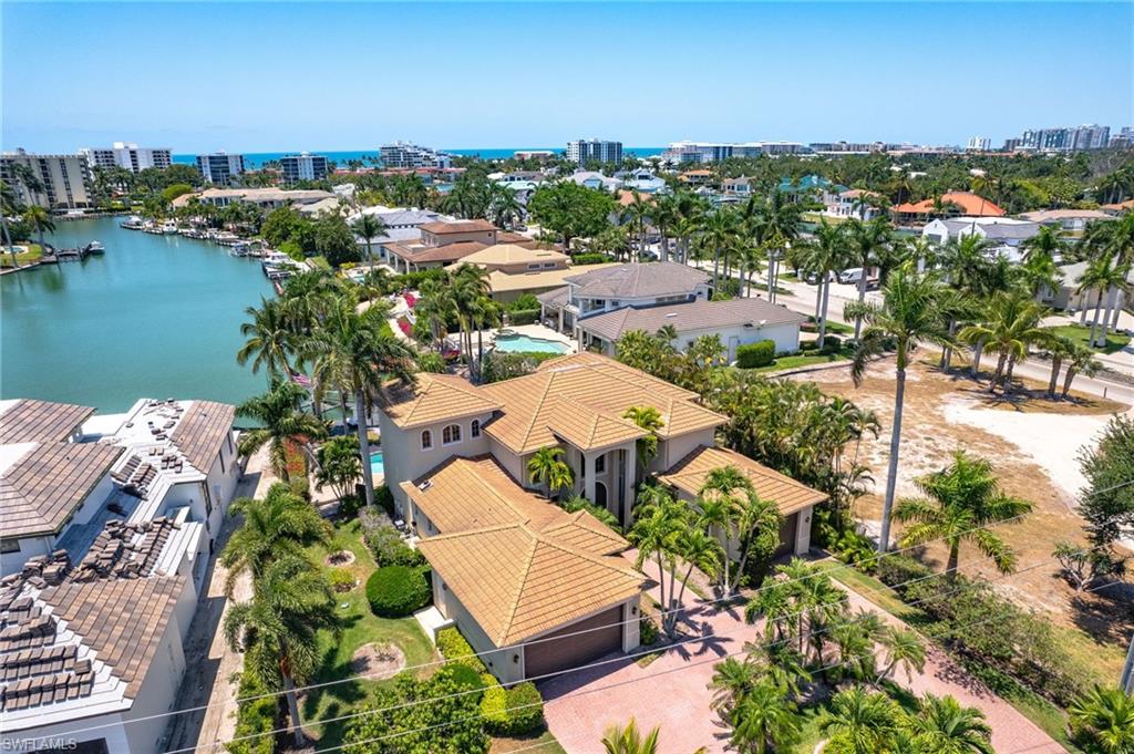 MOORINGS - Residential