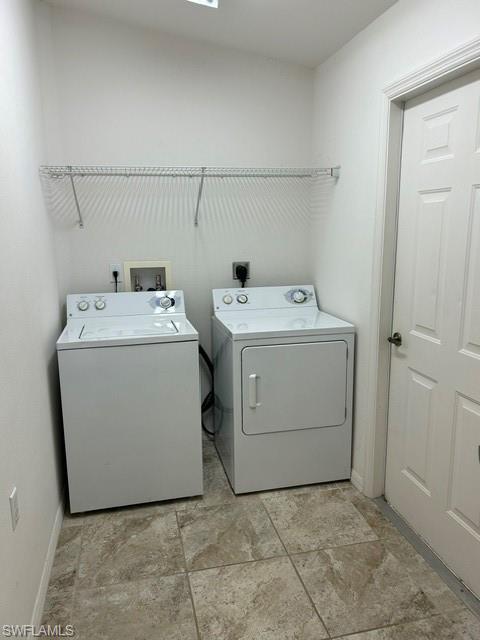 MANDALAY - Residential Lease