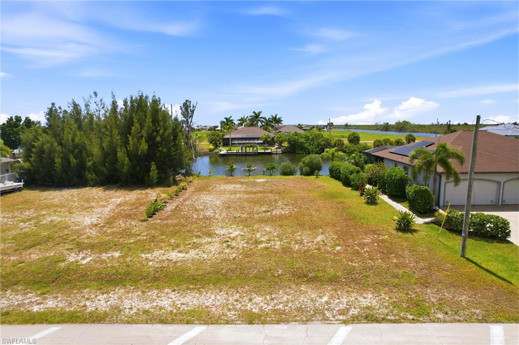 CAPE CORAL - Land