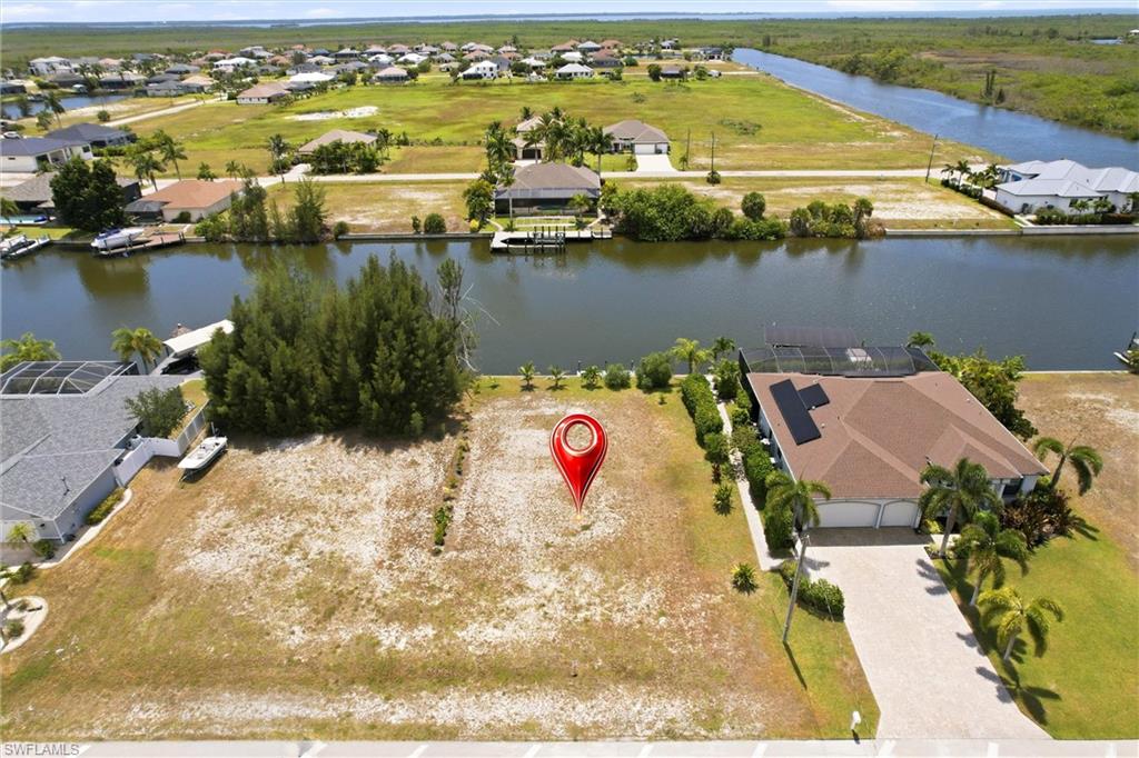 CAPE CORAL - Land