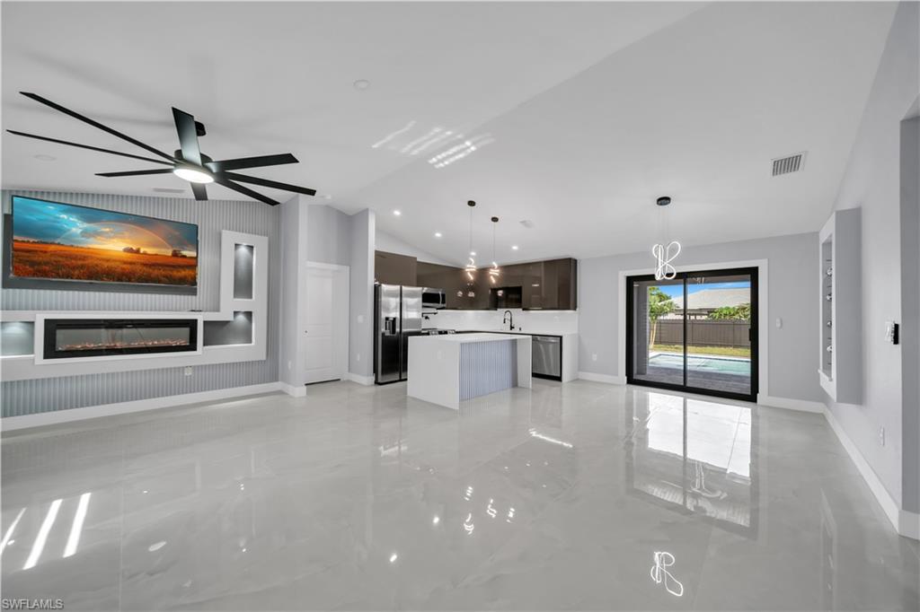 CAPE CORAL - Residential