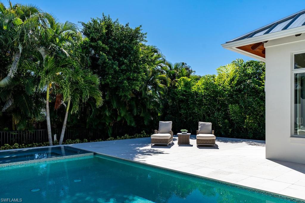 MOORINGS - Residential
