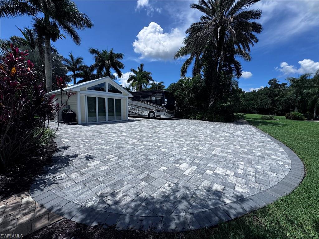 RIVERBEND MOTORCOACH RESORT - Land