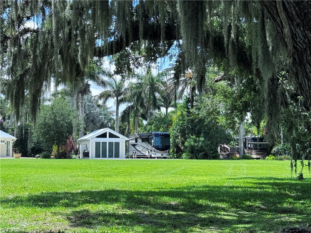 RIVERBEND MOTORCOACH RESORT - Land