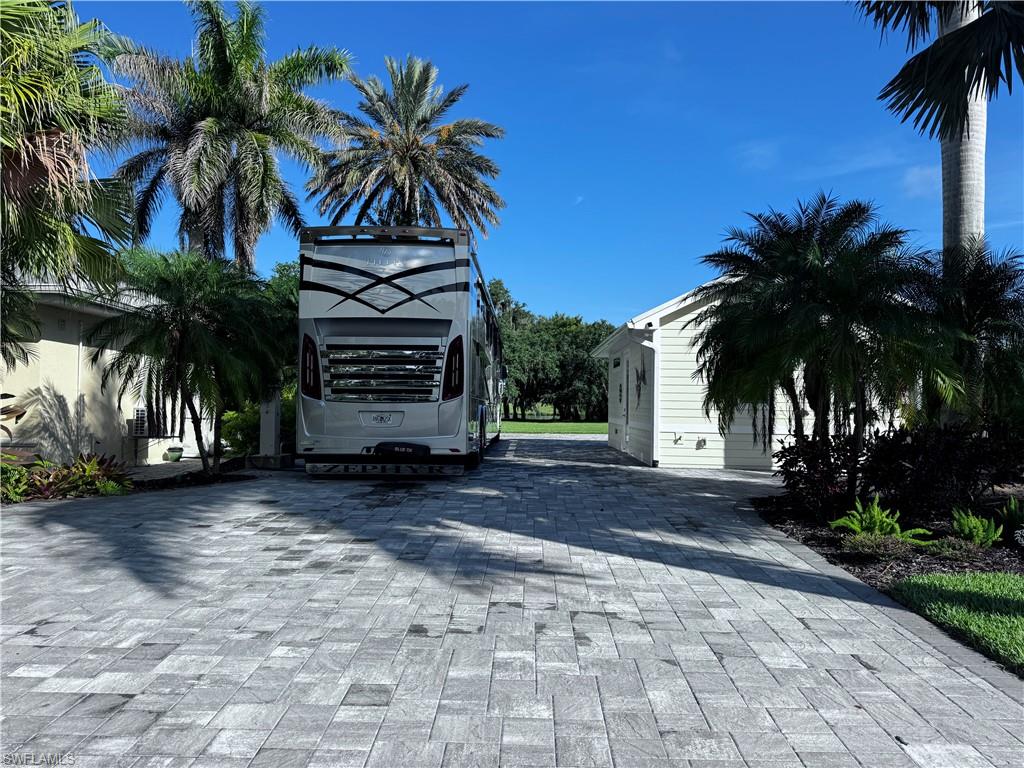 RIVERBEND MOTORCOACH RESORT - Land