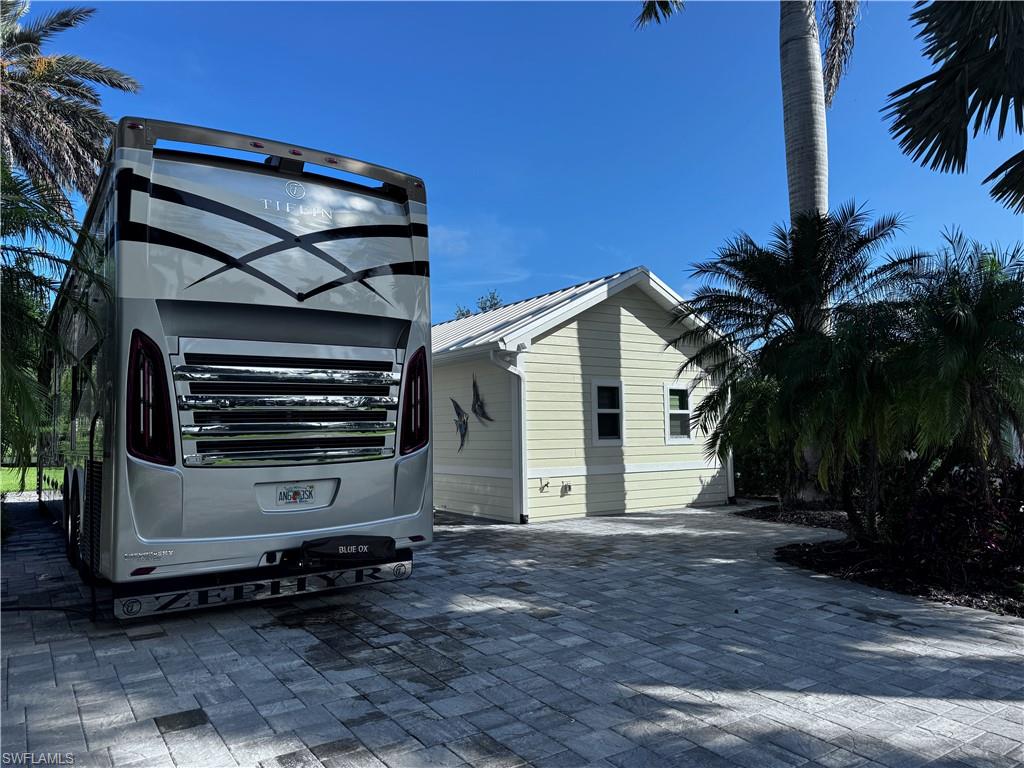 RIVERBEND MOTORCOACH RESORT - Land