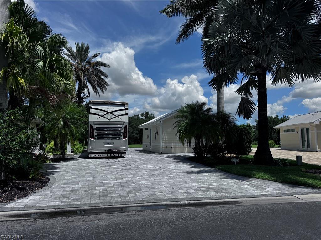 RIVERBEND MOTORCOACH RESORT - Land