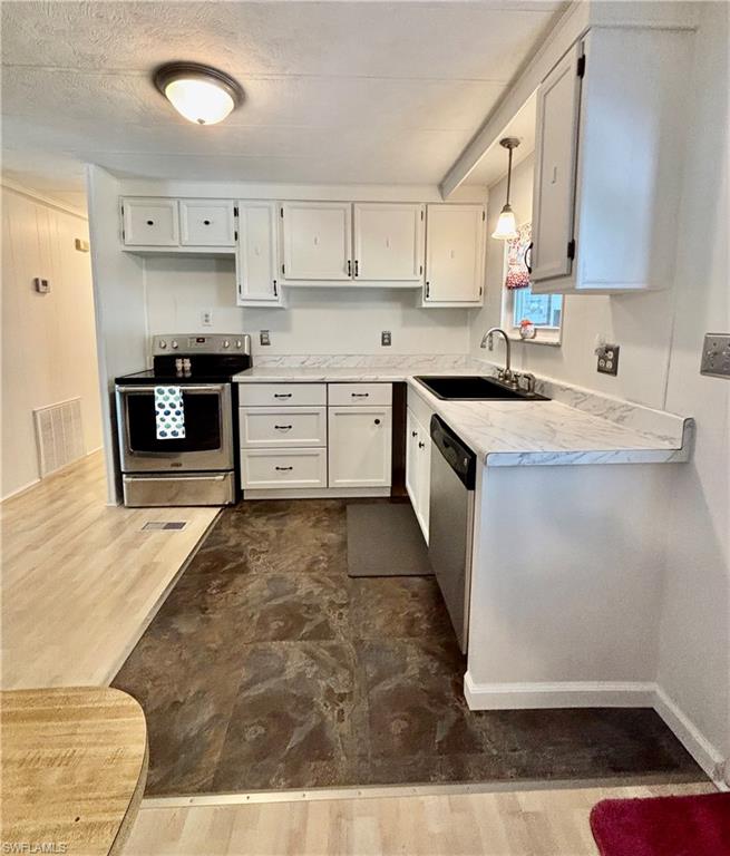 FOREST PARK MOBILE HOME - Residential