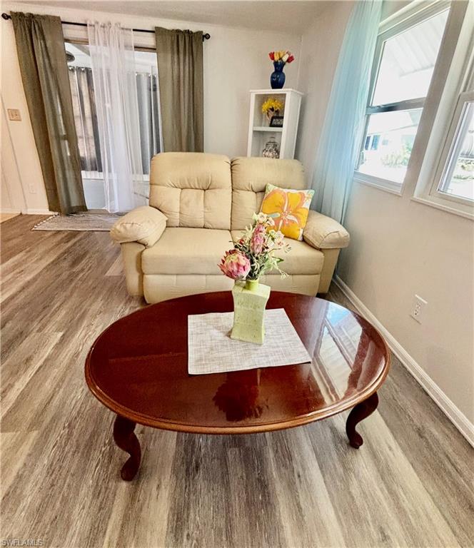 FOREST PARK MOBILE HOME - Residential