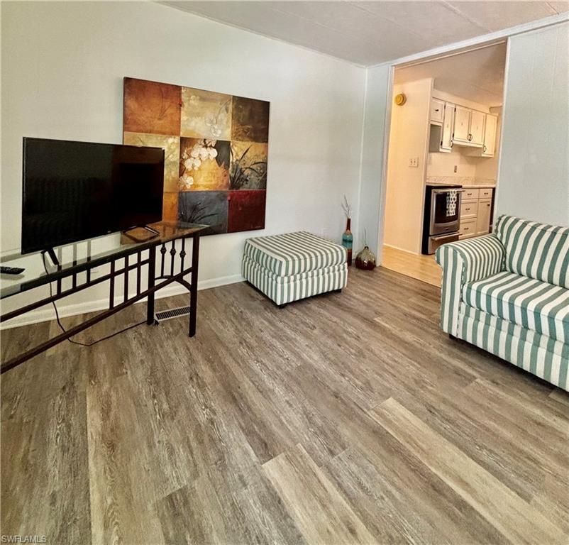 FOREST PARK MOBILE HOME - Residential