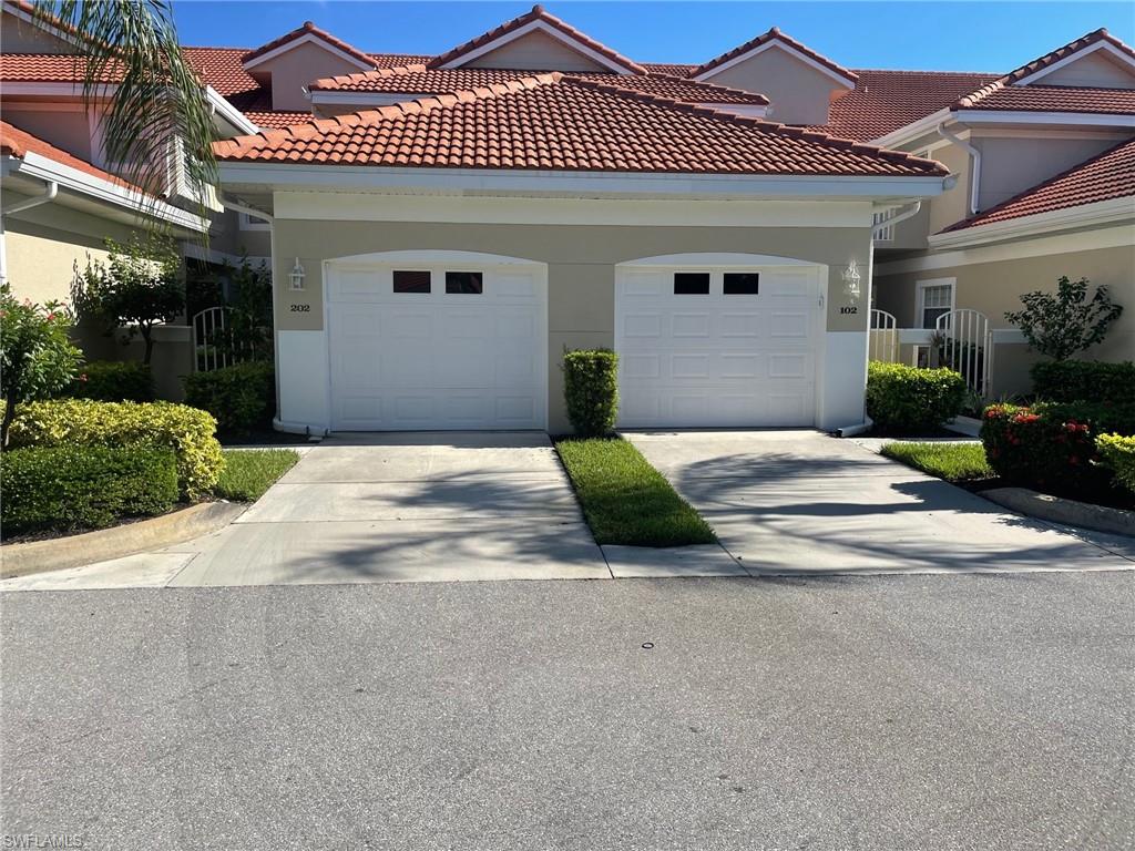 EDGEWATER AT CARLTON LAKES - Residential