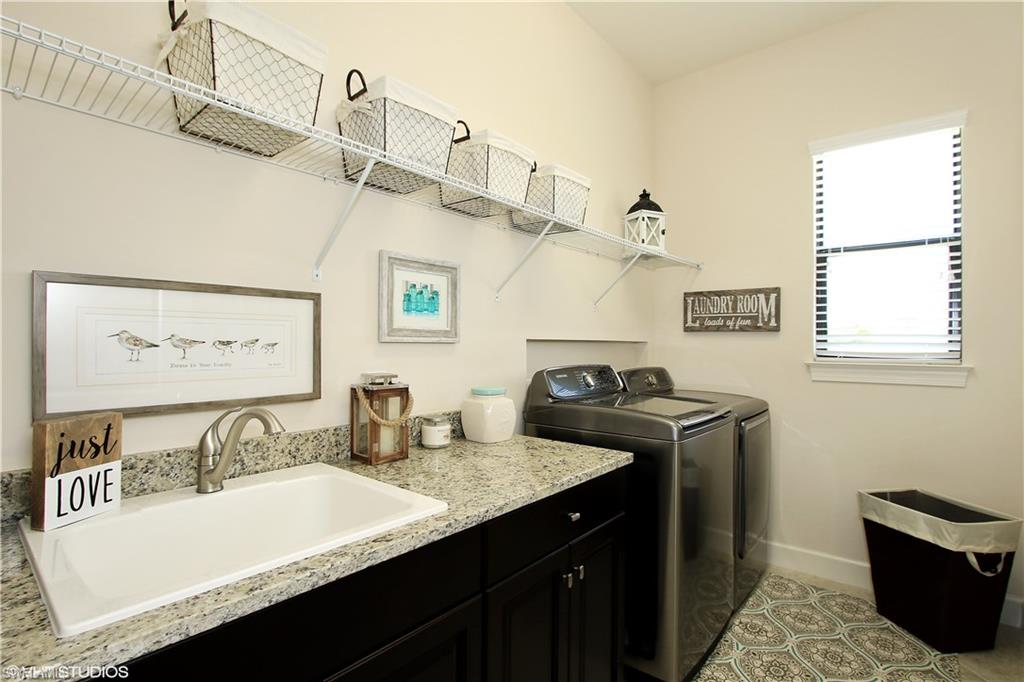 COUNTRY CLUB - Residential