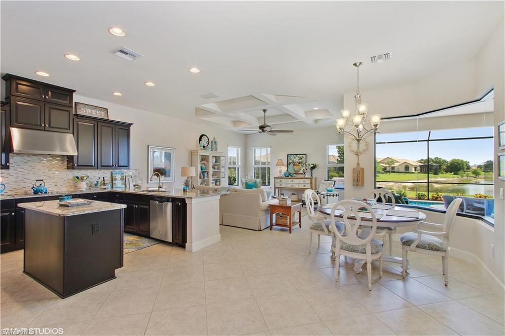 COUNTRY CLUB - Residential