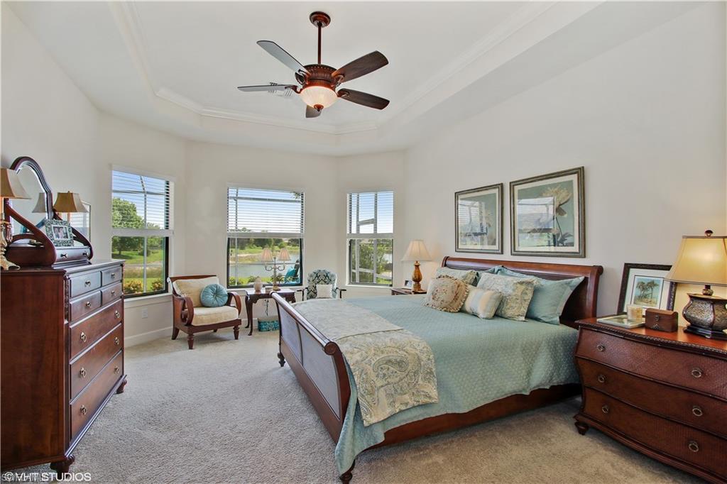 COUNTRY CLUB - Residential