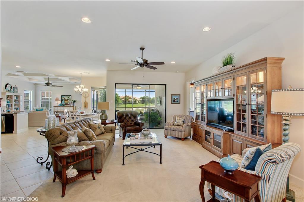 COUNTRY CLUB - Residential