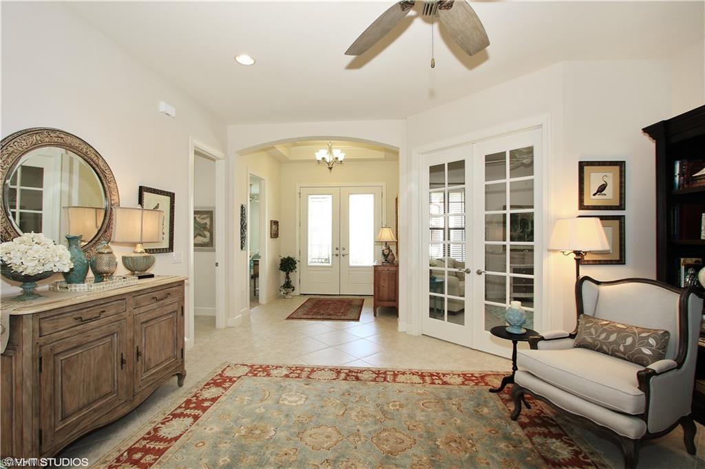 COUNTRY CLUB - Residential