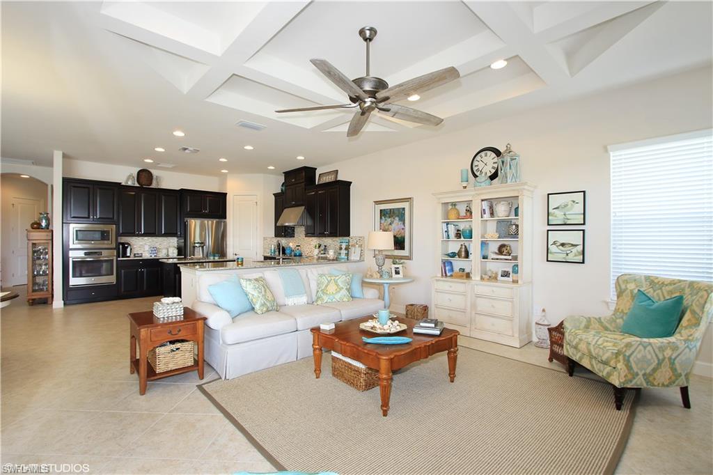 COUNTRY CLUB - Residential