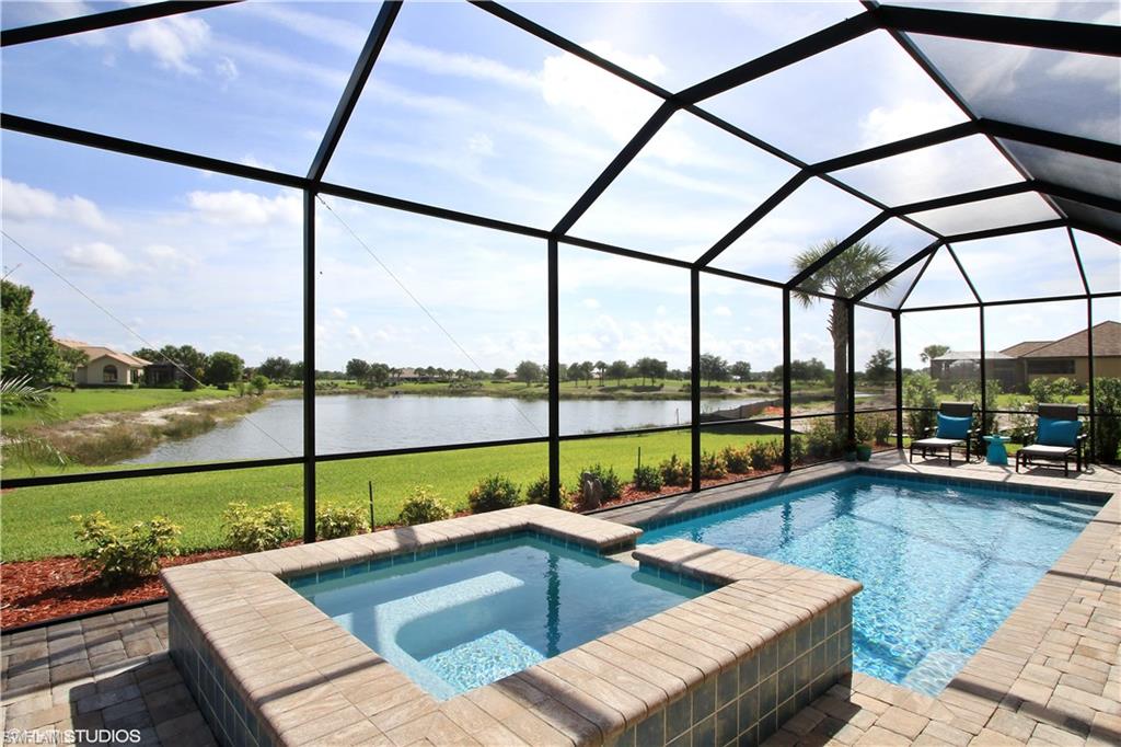 COUNTRY CLUB - Residential
