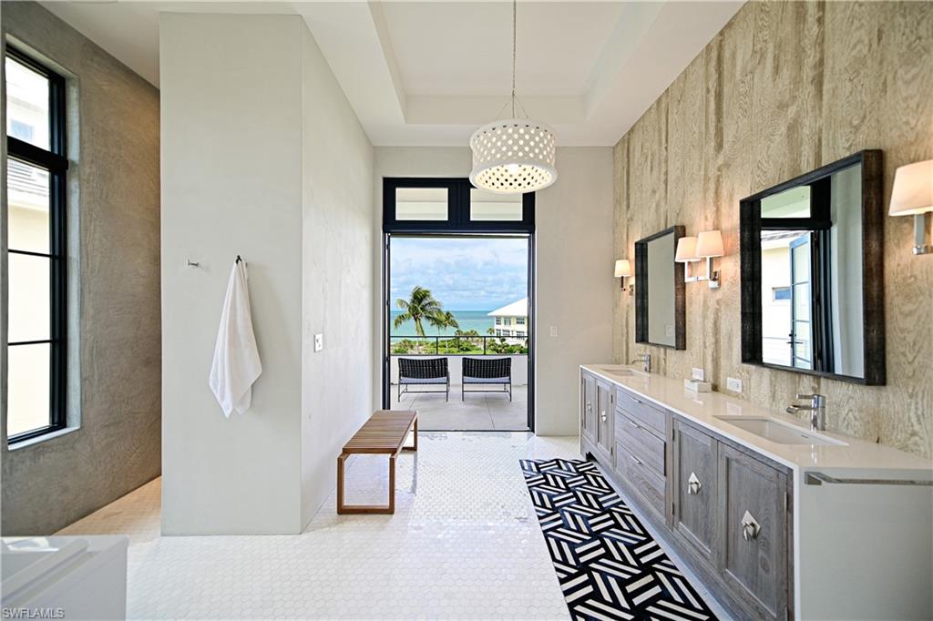 BAREFOOT BEACH - Residential