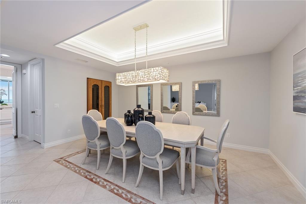 ROYAL MARCO POINT - Residential