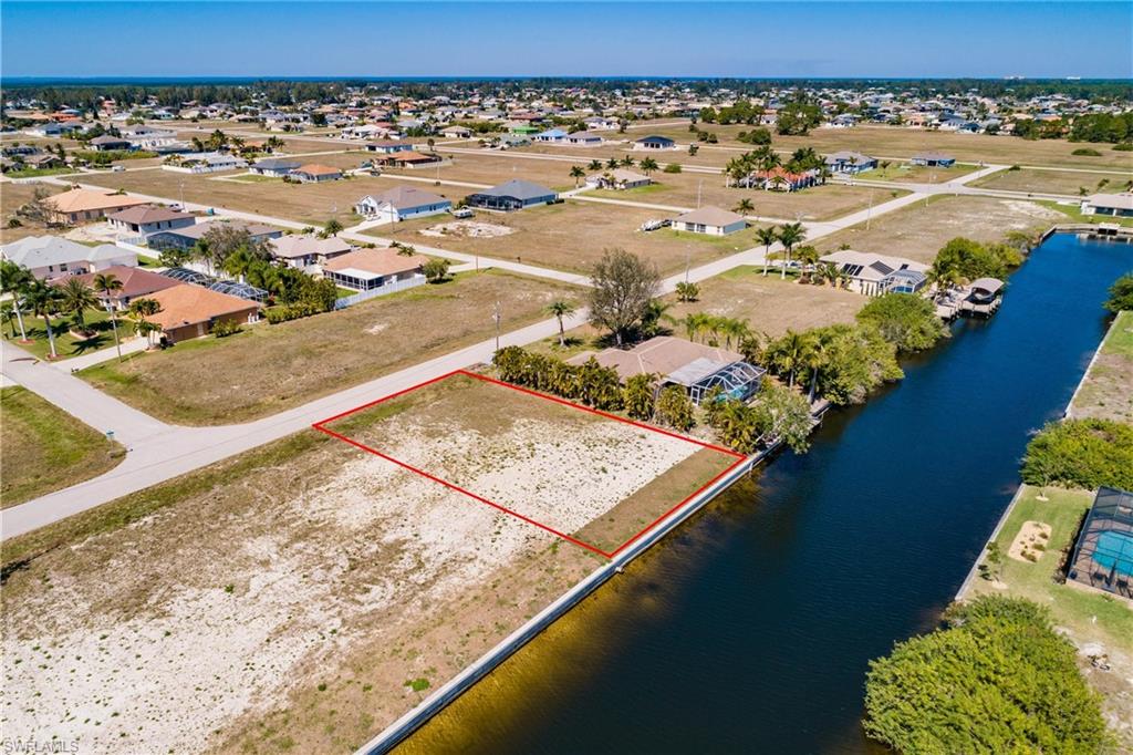 CAPE CORAL - Land