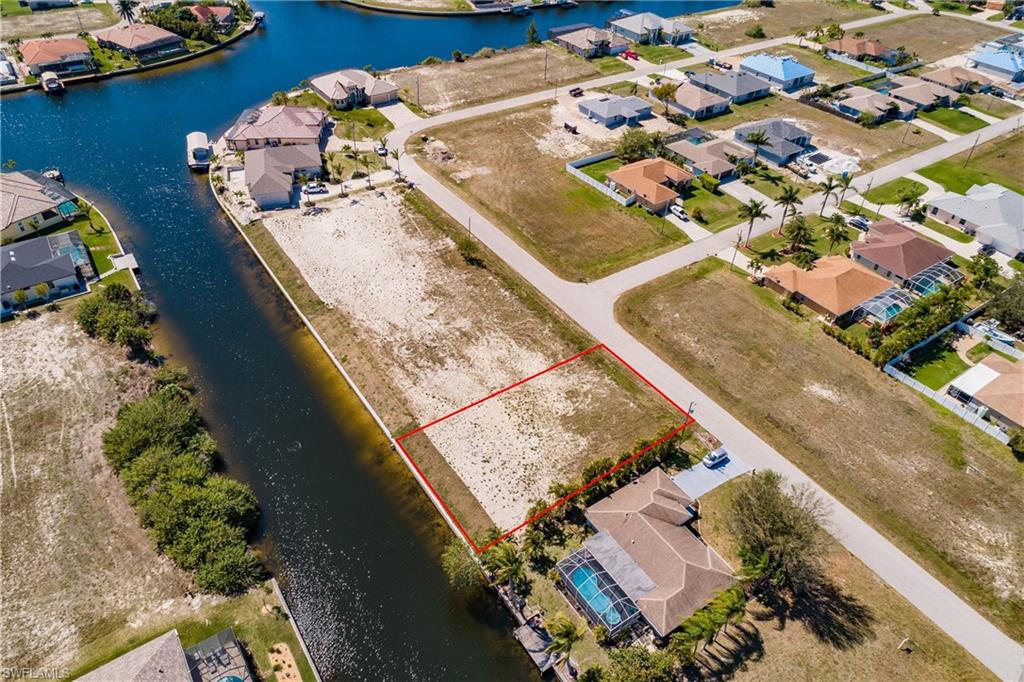 CAPE CORAL - Land