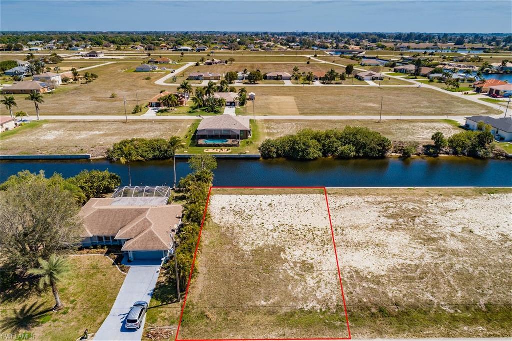CAPE CORAL - Land