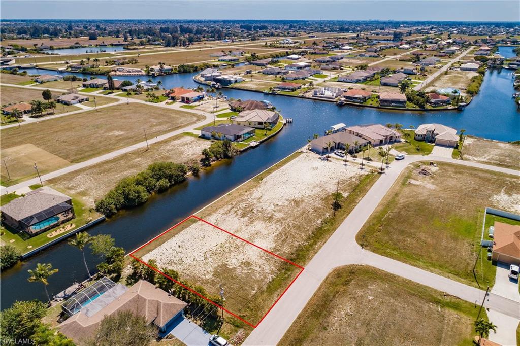 CAPE CORAL - Land